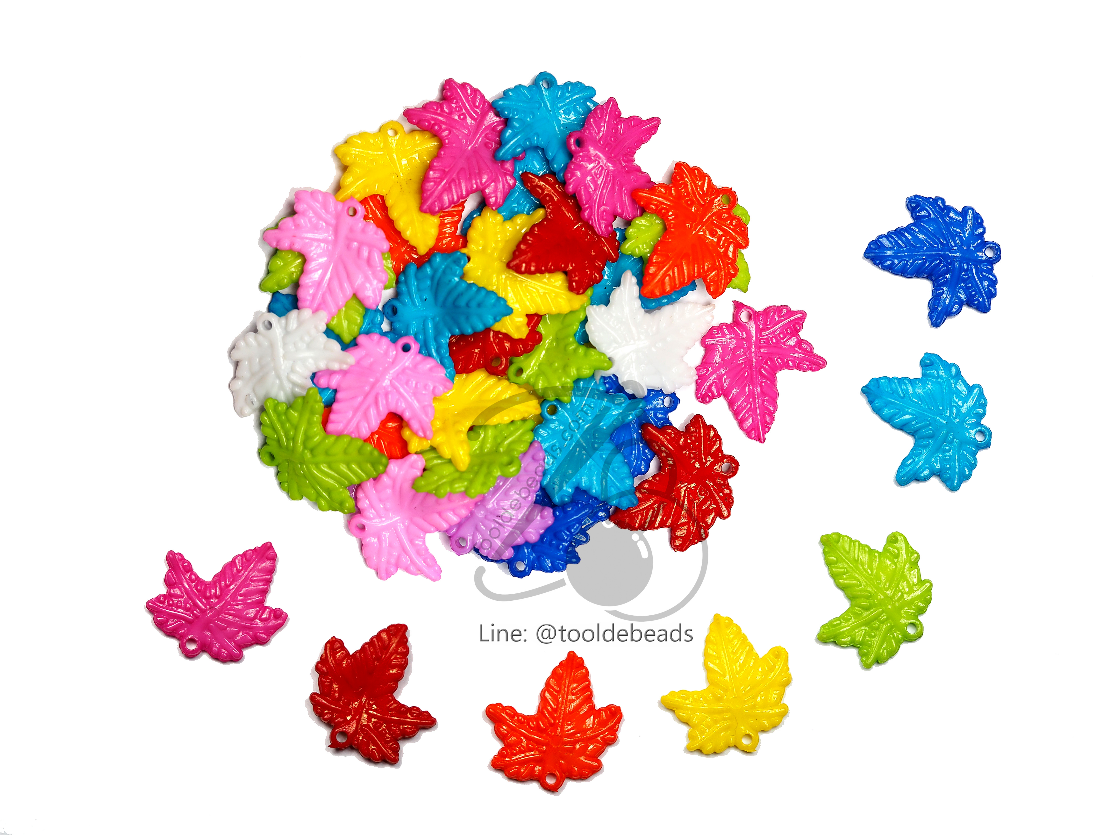 จี้อะคริลิค 20มม. ลายใบเมเปิ้ล คละสีสด (80 กรัม) SKU-05101