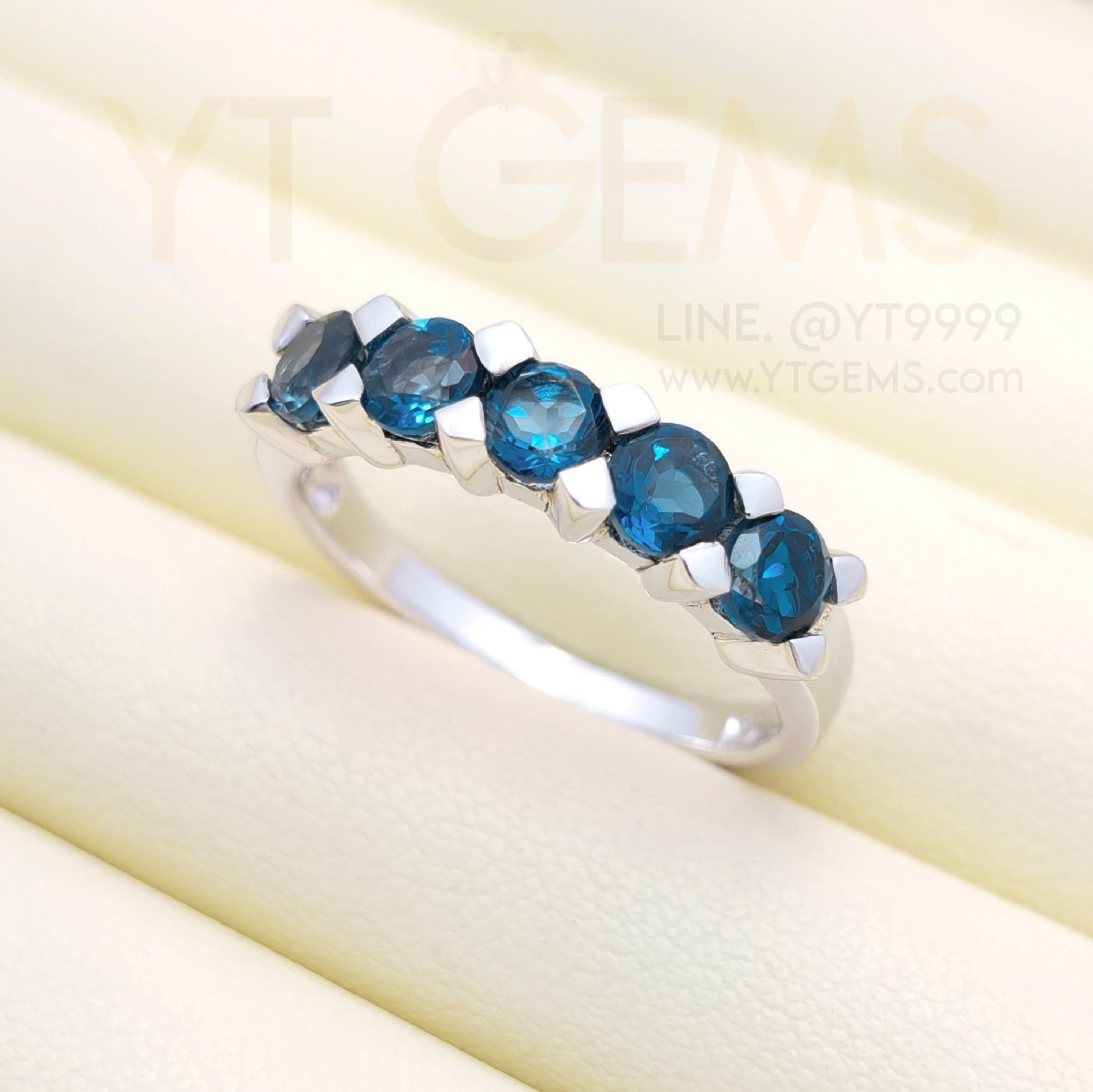 แหวนแถว ลอนดอนบลูโทแพซ แหวนเงินแท้ ชุบทองคำขาว พลอยแท้ YTG-11786 YTGEMS