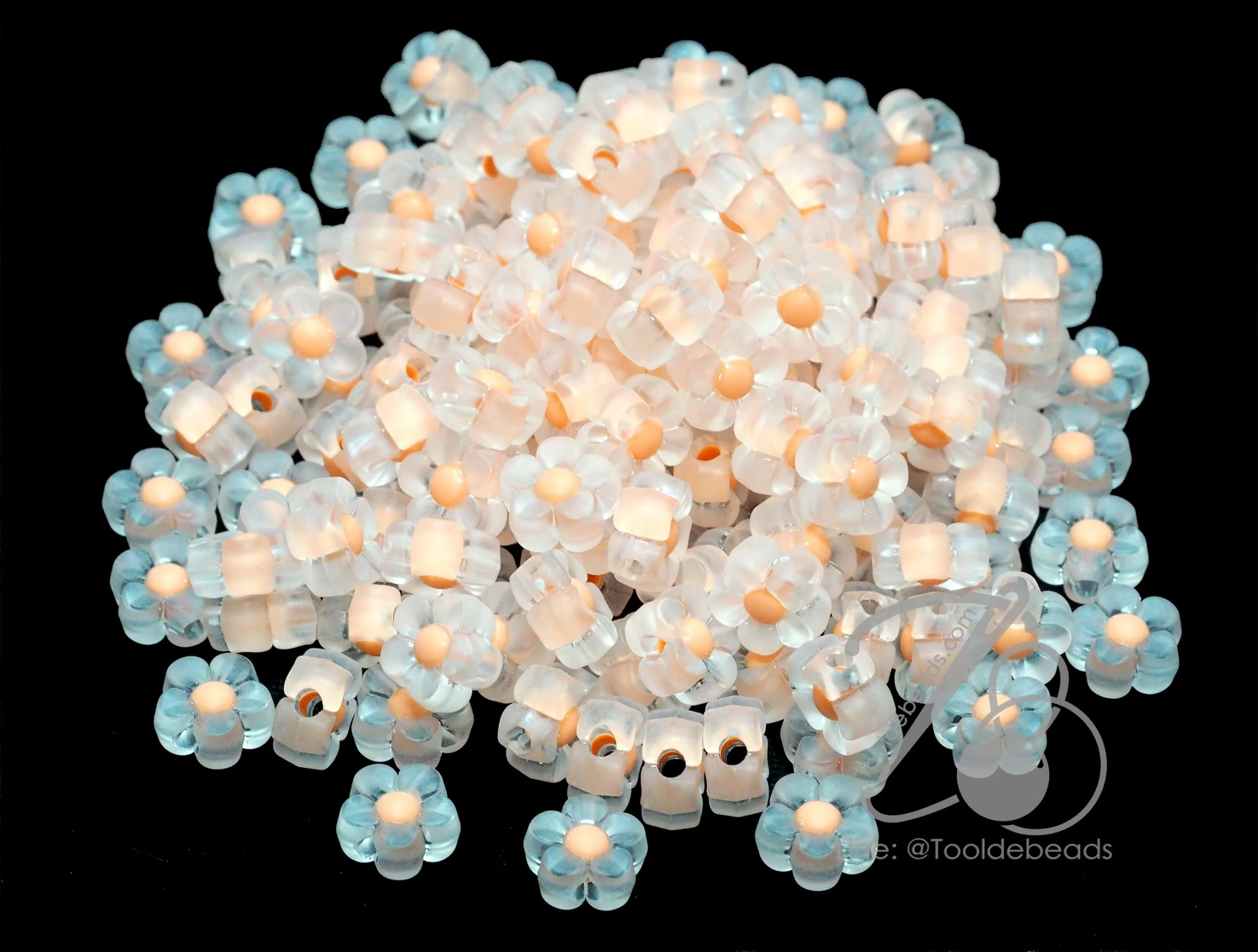 ลูกปัดอะคริลิค 13มม. ลายดอกซากุระเล็กสอดไส้ คละสีขุ่นใส (10 กรัม) SKU-16827