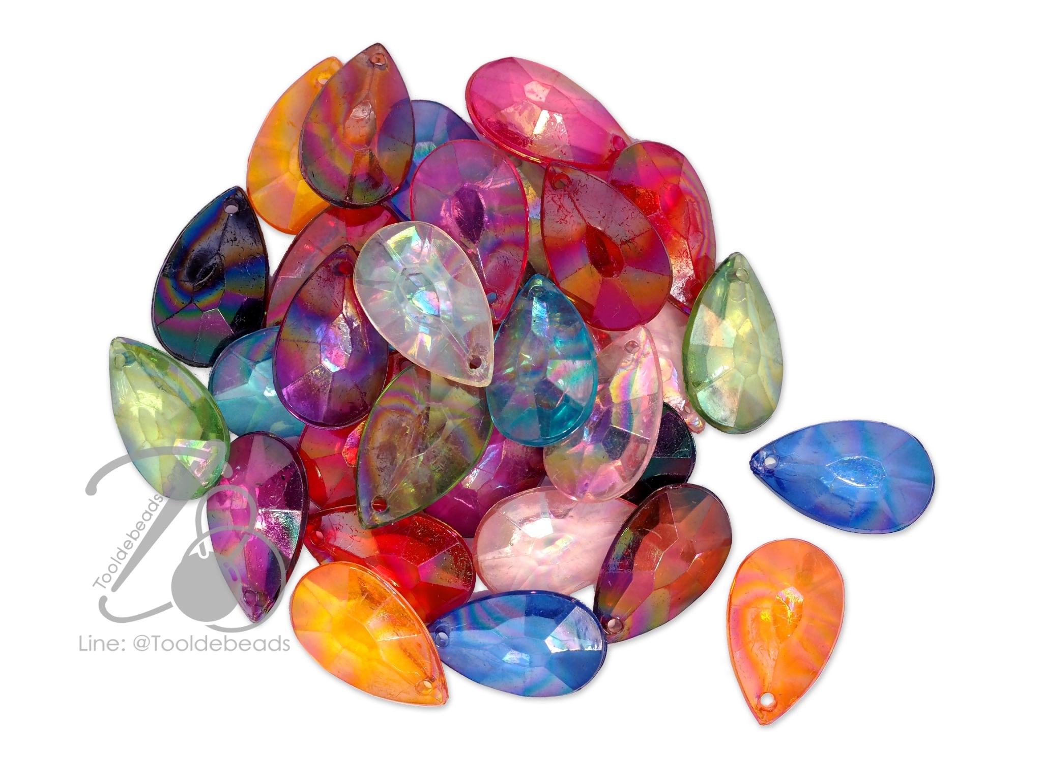 จี้พลาสติก เคลือบรุ้ง 26มม. ลายหยดน้ำเจีย คละสีใสรุ้ง (500 กรัม) SKU-09746