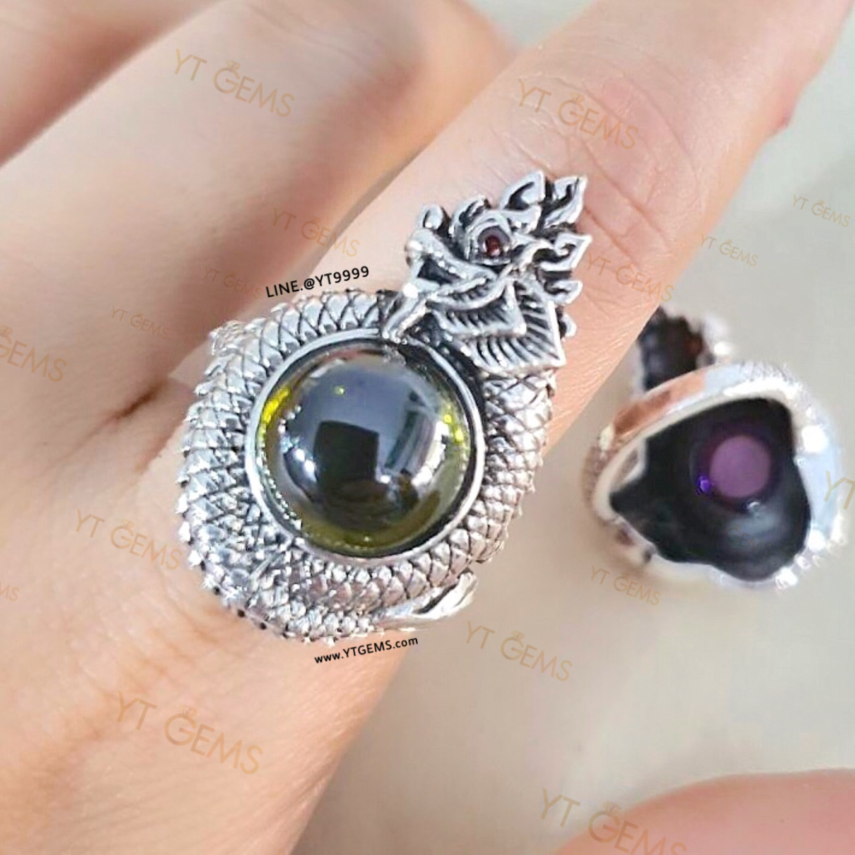 แหวนพญานาค โอบมณีสีเขียวส่อง แหวนเงินแท้ รมดำ พลอย(CZ) YTG-11487 YTGEMS