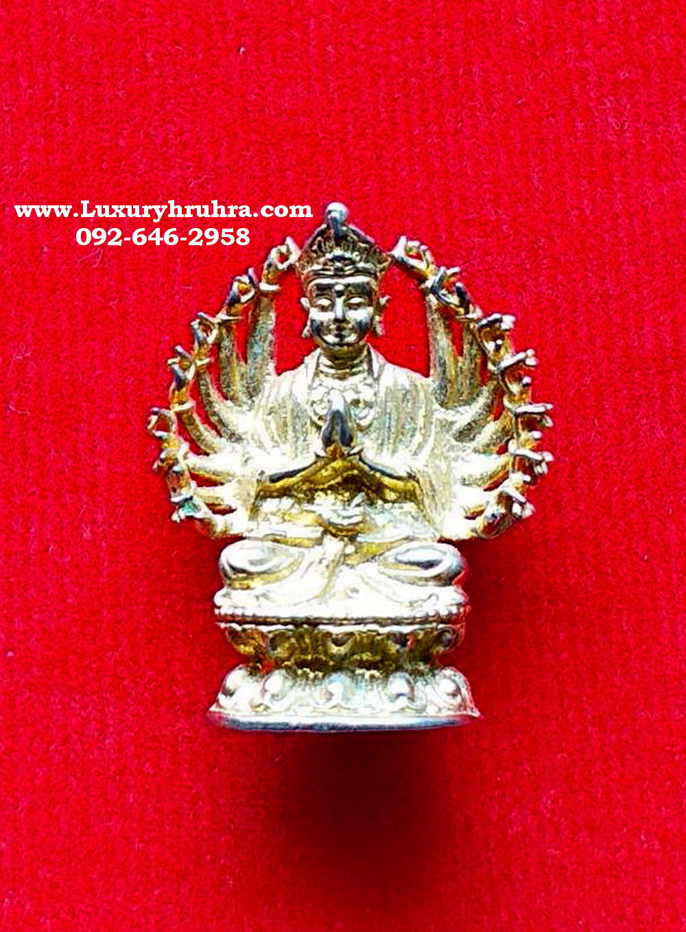 ลอยองค์พระโพธิสัตว์เจ้าแม่กวนอิมพันมือเนื้อกะไหล่ทอง