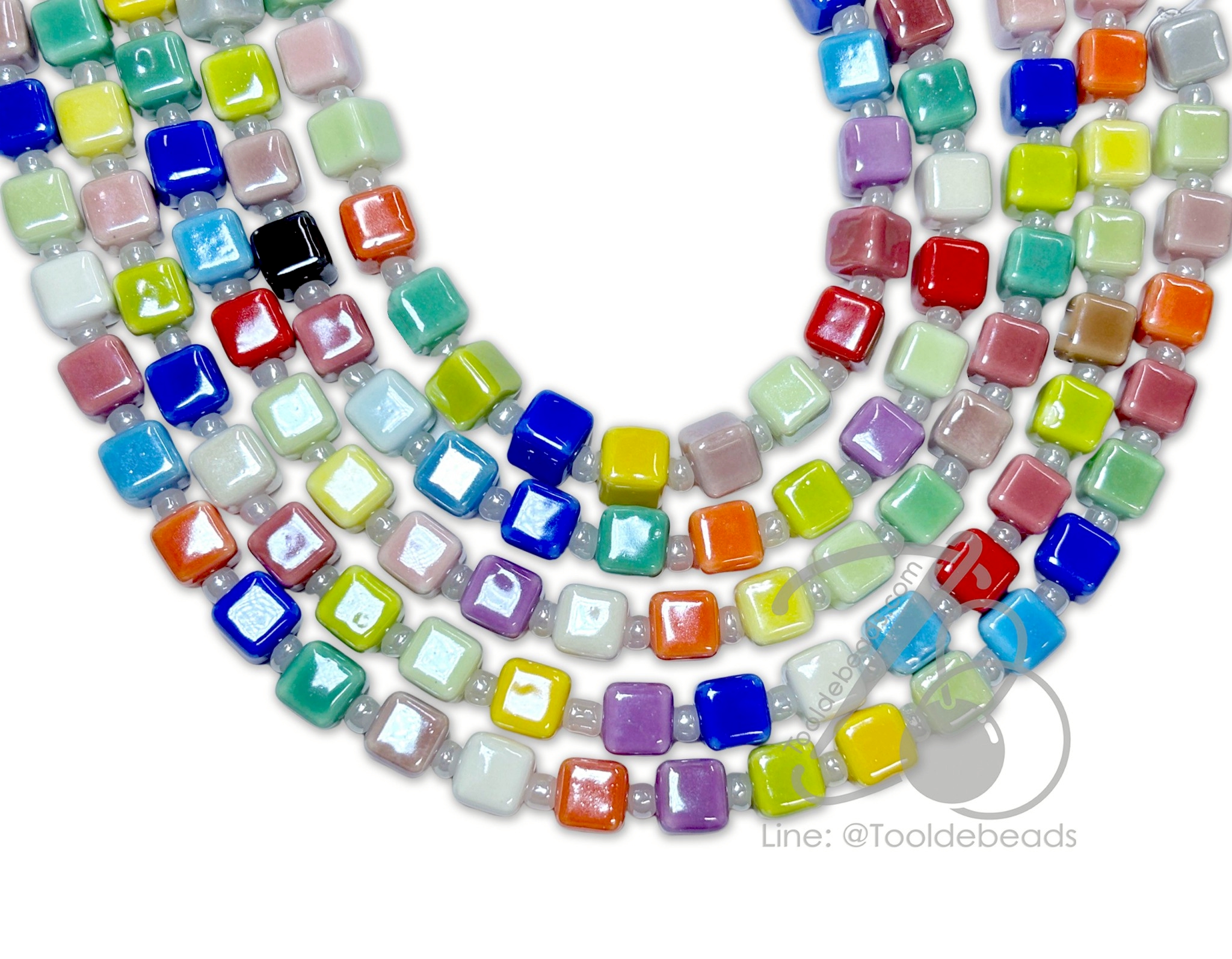 ลูกปัดเซรามิก 8มม. ลายเต๋า คละสี (30 ชิ้น) SKU-18513
