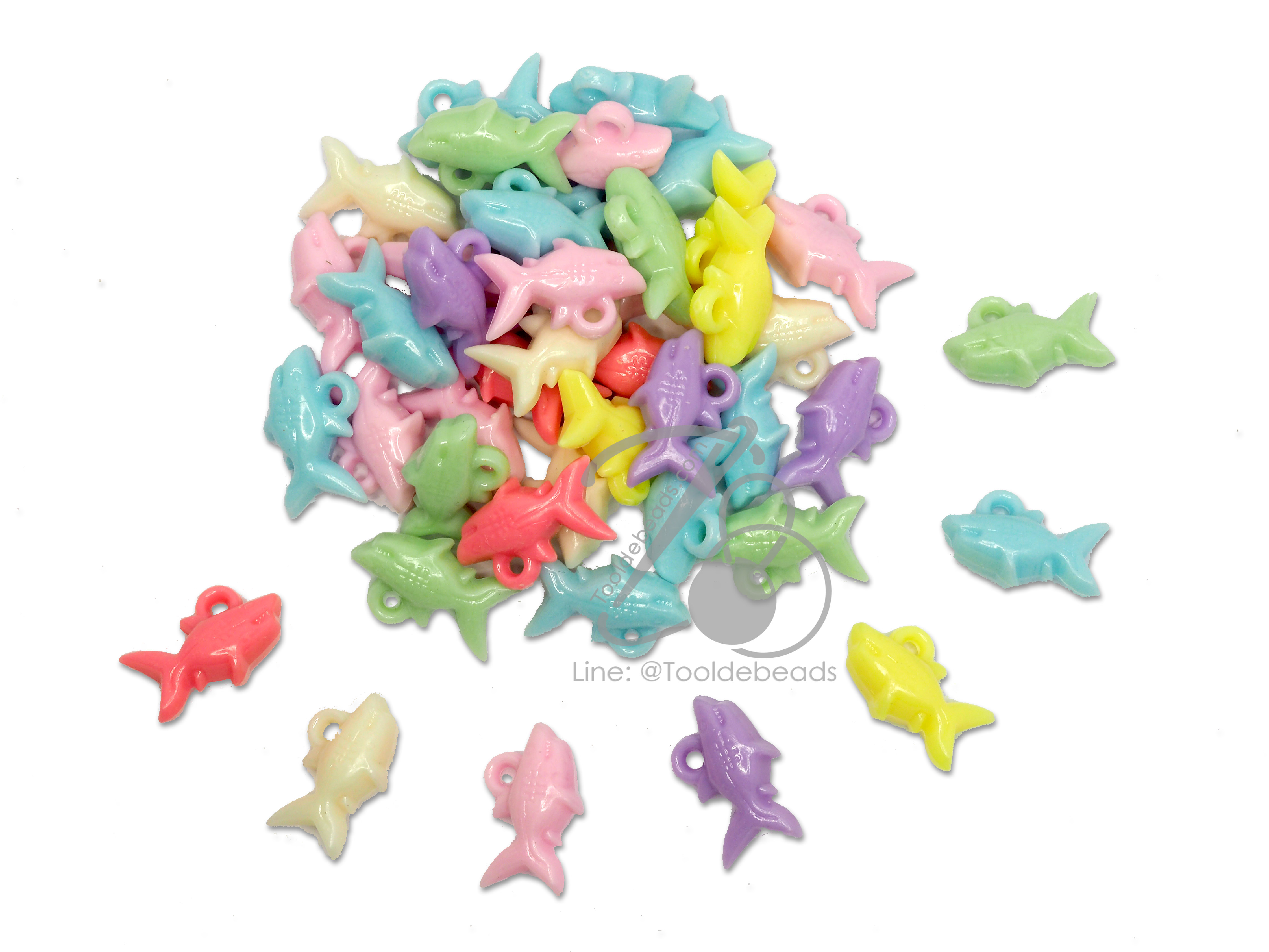 จี้อะคริลิค 11*20มม. ลายปลาฉลาม สีหวาน (100 กรัม) SKU-07564