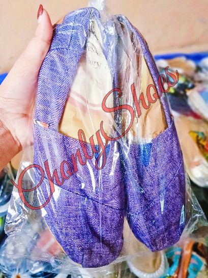 รองเท้ามือสองขายส่งราคาถูก