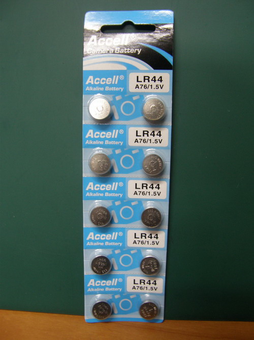 ถ่านกระดุมอัลคาลายน์ 1.5 V (LR44)