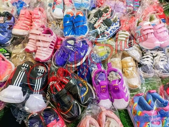 รองเท้ามือสองขายส่ง