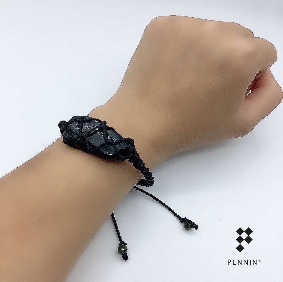 สร้อยข้อมือนิลดิบเชือกถักขนาดเล็กคละสี ปลายแต่งลูกปัดหยกแท้ สายสร้อยข้อมือปรับรูดยืดได้สูงสุด 22 cm : สีดำ