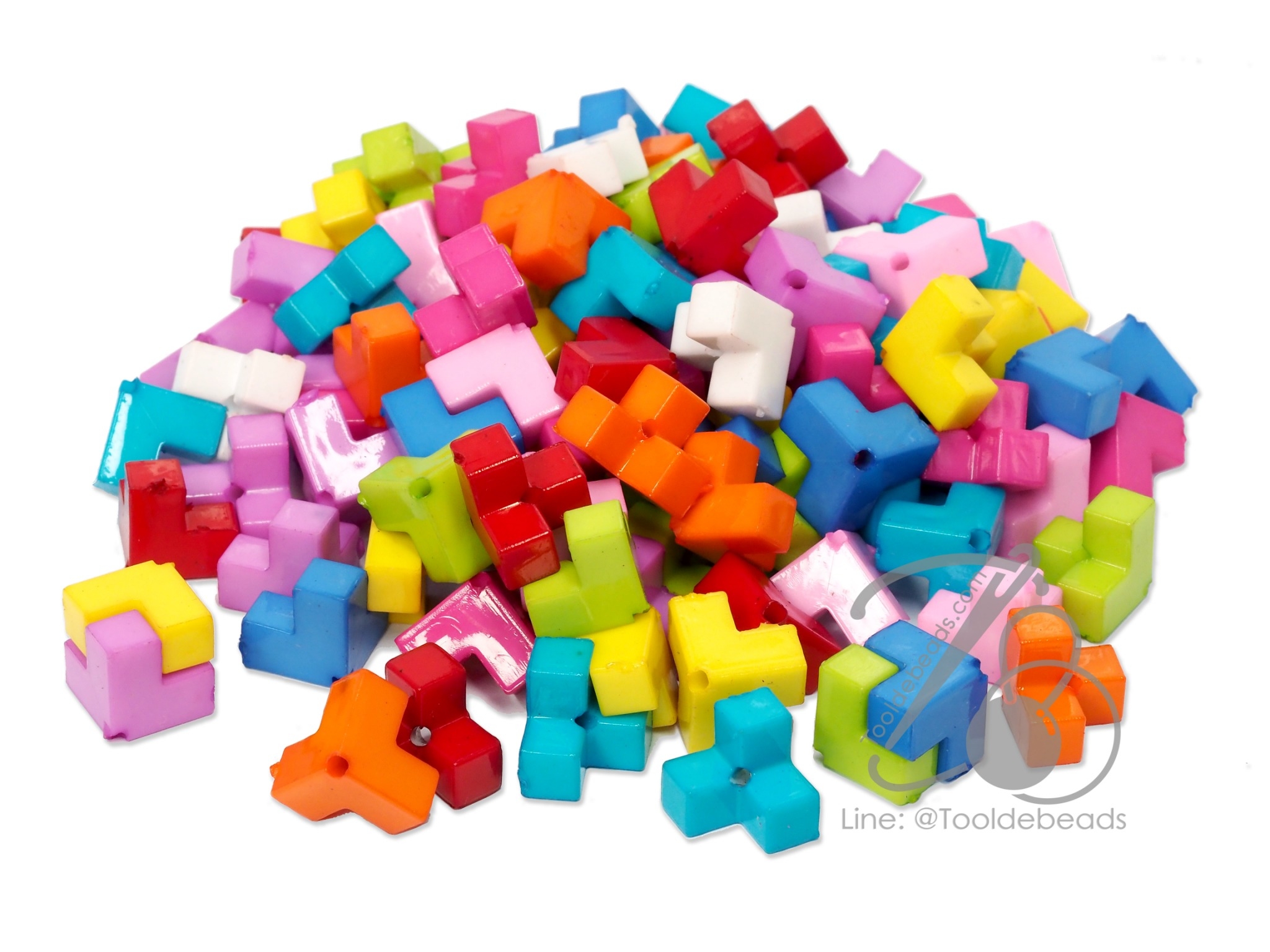 ลูกปัดอะคริลิค 18*12มม. เต๋าประกบ คละสีสด (15 กรัม) SKU-10874