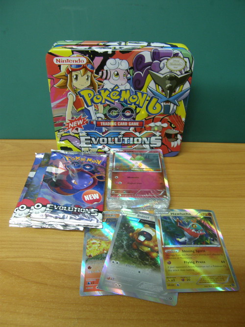 การ์ดโปเกมอน 1 ชุดใหญ่+3แพ็ค พร้อมกล่องโลหะ