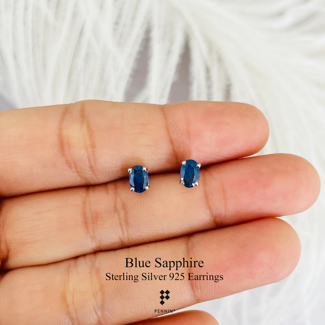 E18820 ต่างหูไพลิน กาญจนบุรี รูปไข่ 5x4mm ฝังหนามเตย เม็ดเดี่ยว แบบเสียบ เงินชุบทองคำขาว