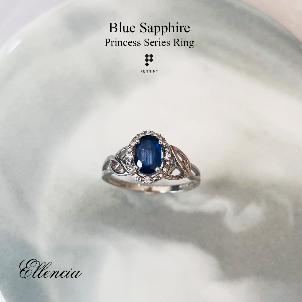 ELLENCIA: ไพลิน กาญจนบุรี (Blue Sapphire) ล้อมเพชรสวิส CZ ดีไซน์แนววินเทจ เงินแท้ชุบทองคำขาว
