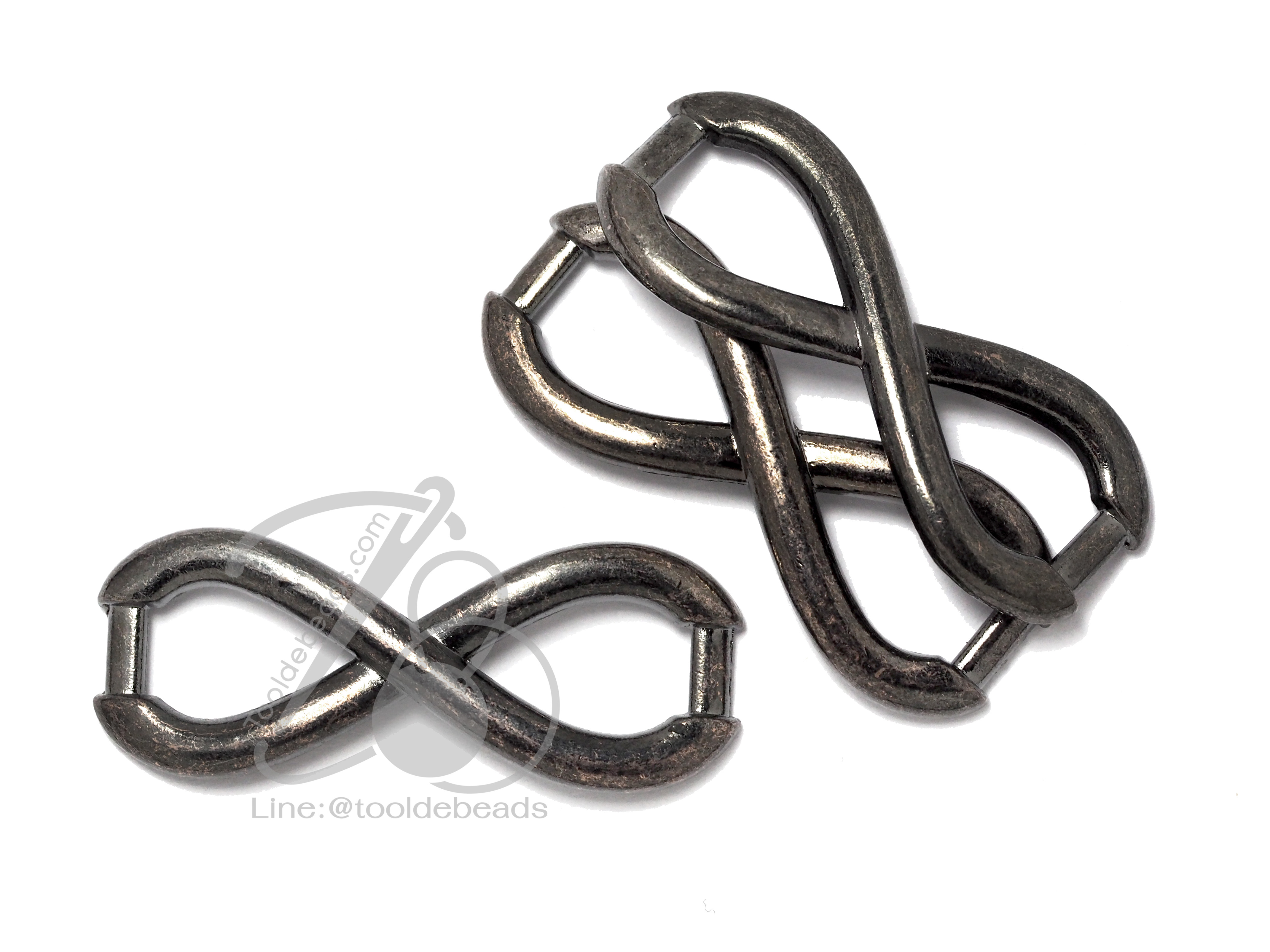 จี้เหล็ก 104 35มม. ลาย infinity สีรมดำ (1 ชิ้น) SKU-00388