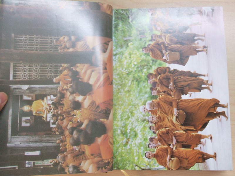 "หยดน้ำบนใบบัว" หลวงตามหาบัว ญาณสัมปันโน วัดป่าบ้านตาด จ.อุดรธานี