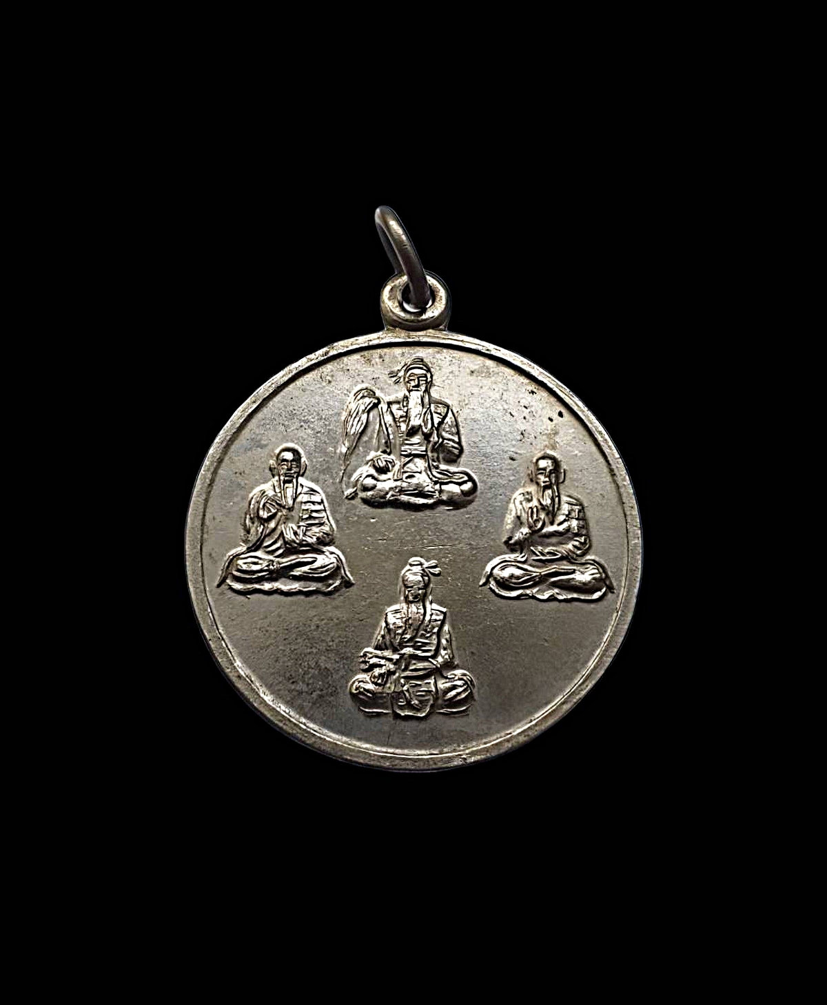 เหรียญ4พระคณาจารย์จีนด้านหลังองค์จี้กงอั่วฮุคเนื้อกะไหล่เงิน
