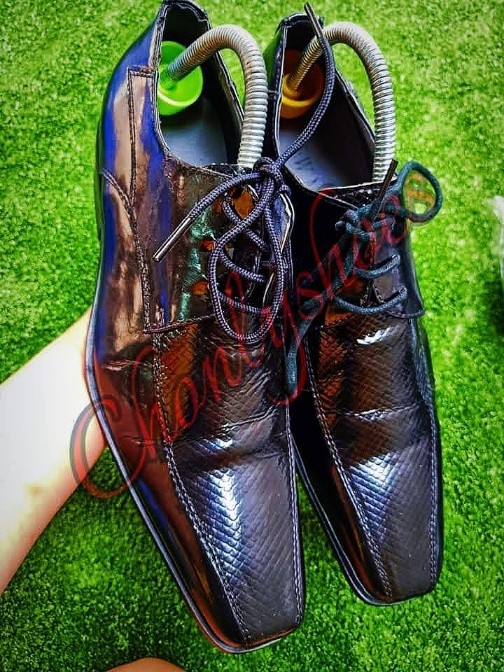 รองเท้าหนังมือสอง by Chonlyshoes