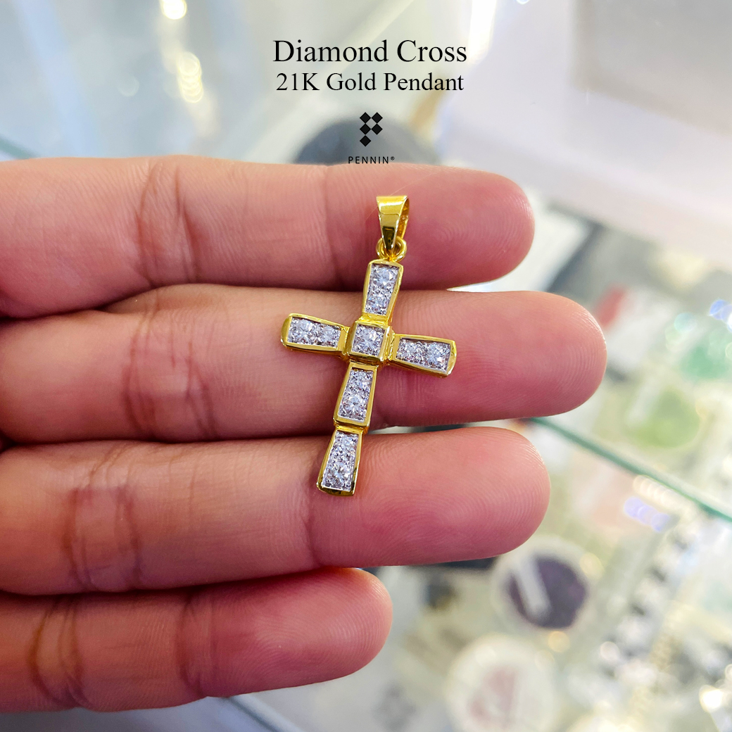 จี้กางเขนทองคำแท้ ประดับเพชรแท้ น้ำ 97 0.47ct งานขึ้นมือทอง 90 พลอยแท้จันทบุรี