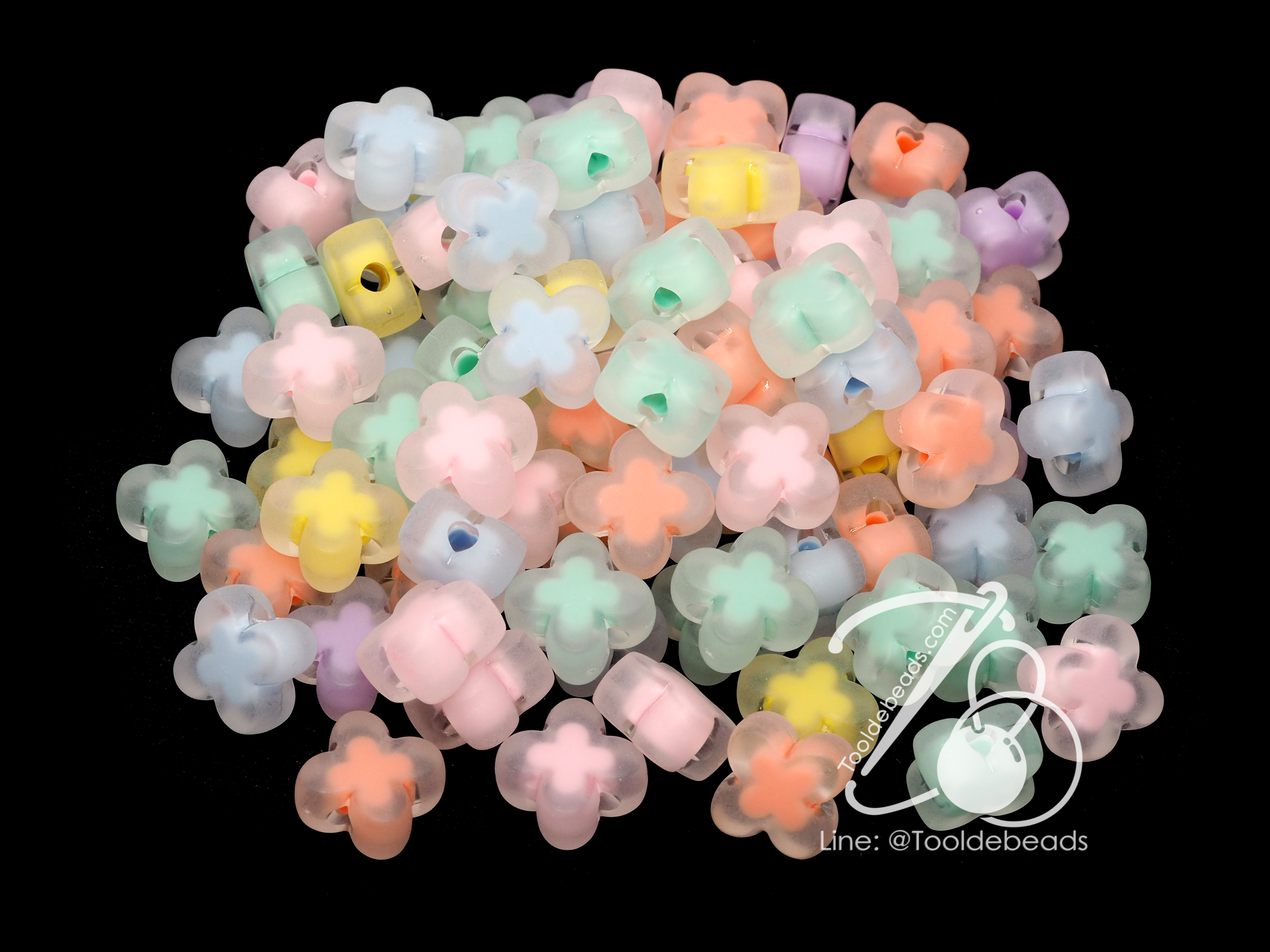 ลูกปัดอะคริลิค 14มม. ลายดอกไม้สี่แฉกสอดไส้ คละสีขุ่นใส (500 กรัม) SKU-13383
