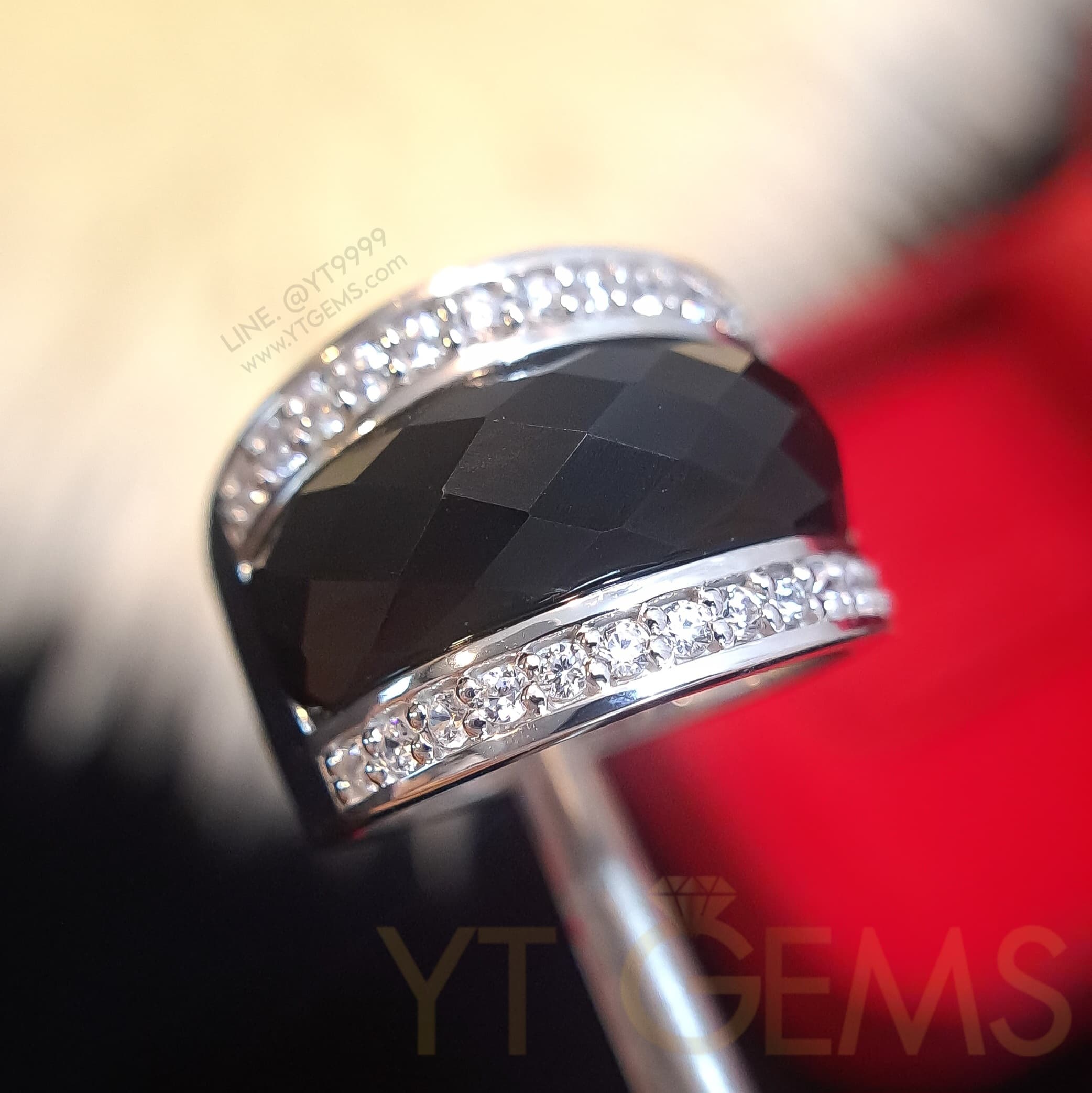 แหวน นิลแท้ ขนาบเพชร เงินแท้ ชุบทองคำขาว (นิลกาญจนบุรี) YTG-11532 YTGEMS whole