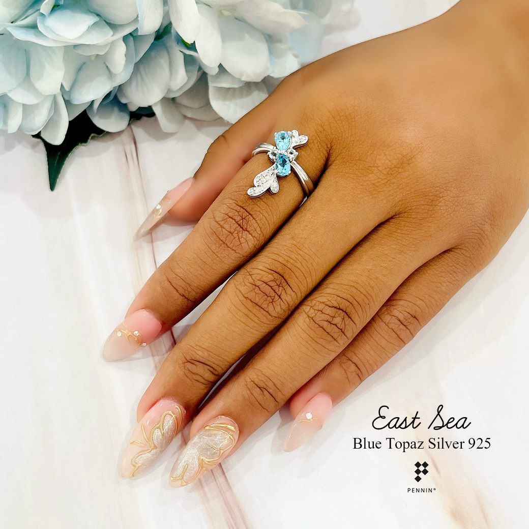 ชุดเครื่องประดับ "East Sea" พลอย Blue Topaz สีฟ้าสดใสของท้องทะเล เย็นฉ่ำกับสายน้ำรับวสันตฤดู