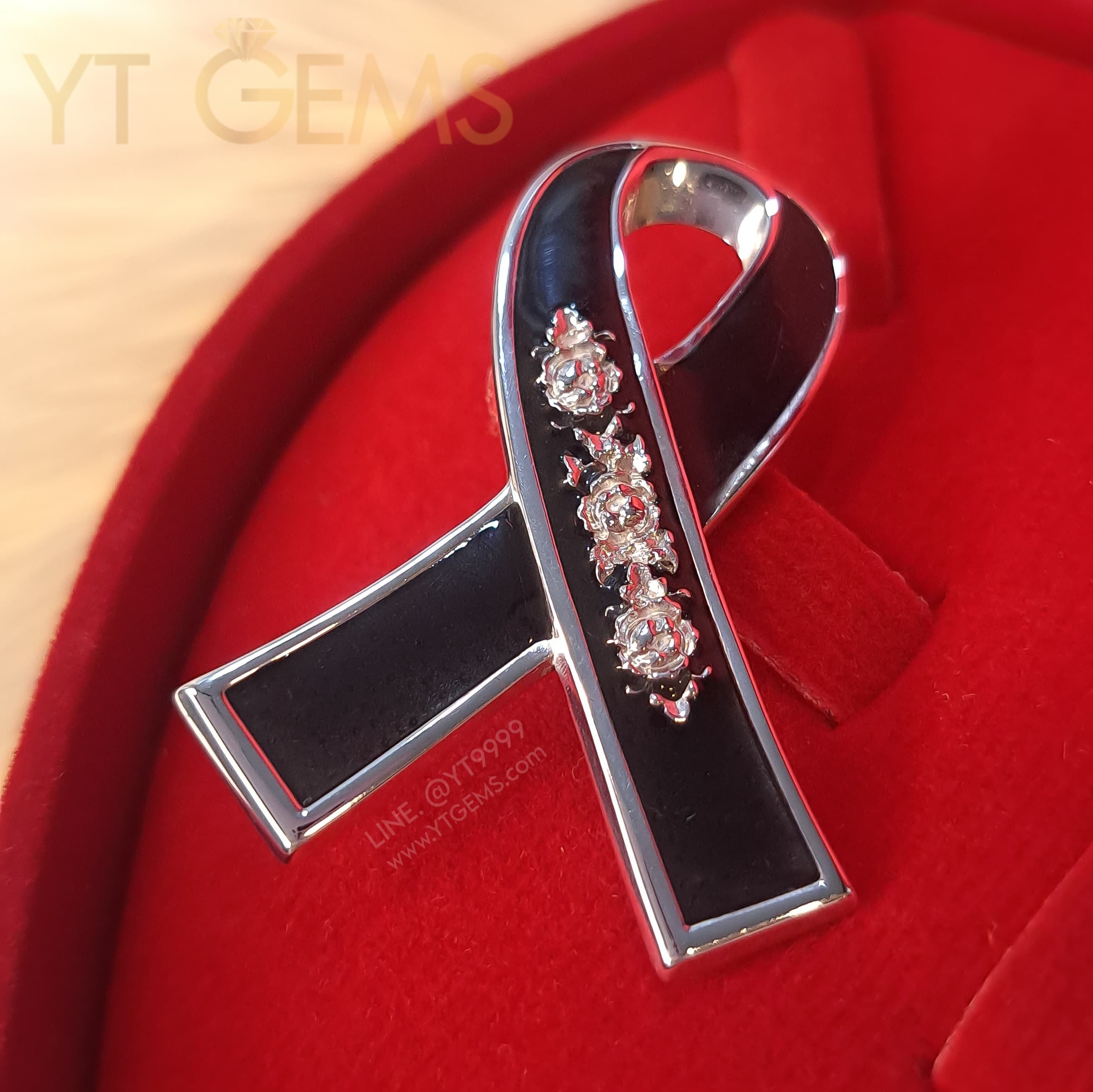 [สำหรับ ราคาส่ง ขั้นต่ำ 5 ชิ้น] เข็มกลัดไว้อาลัย (ดอกพุดตาน) โบว์ไว้อาลัย เงินแท้ YTG-11993-WH YTGEMS ขั้นต่ำ 5 ชิ้น