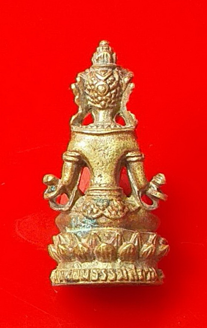 ลอยองค์พระโพธิสัตว์เจ้าแม่กวนอิมกวนอิมธรรมสถานหนองแขมจ.กรุงเทพฯเนื้อทองฝาบาตร