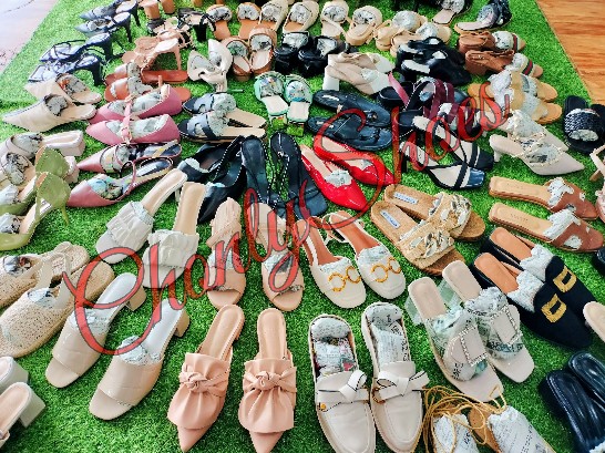 ขายส่งรองเท้ามือสอง