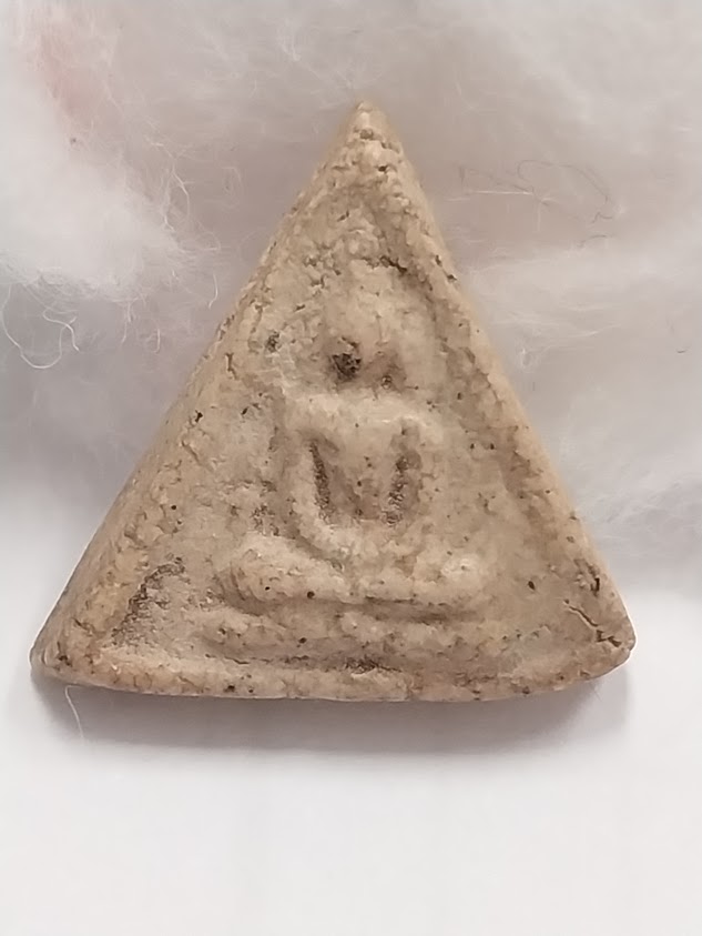 พระนางพญาจิ๋ว หลวงปู่เทียน วัดโบสถ์ จ.ปทุมธานี สร้างปี 2503