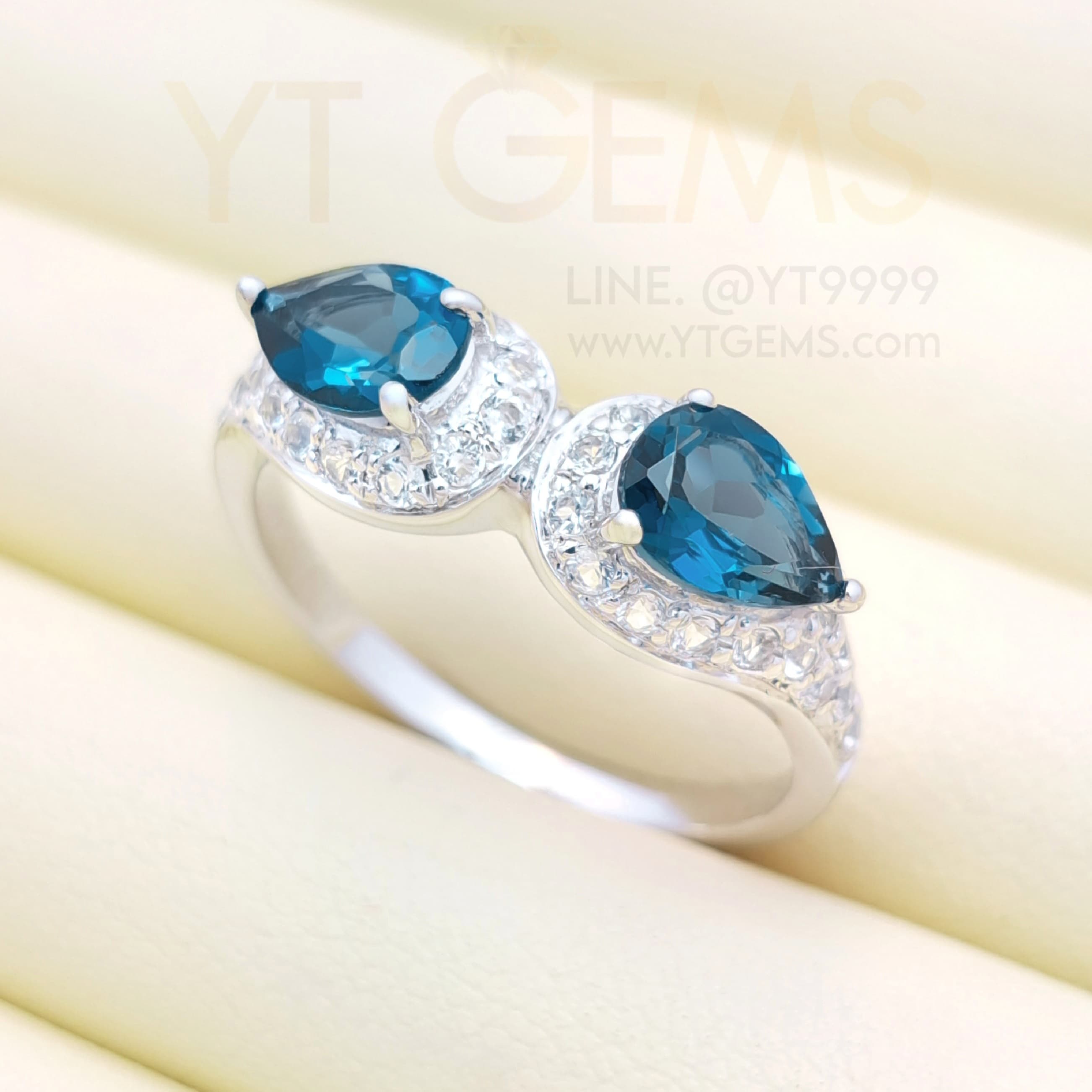 แหวนลอนดอนบลูโทแพซ ล้อมเพชร แหวนเงินแท้ ชุบทองคำขาว พลอยแท้ YTG-11794 YTGEMS