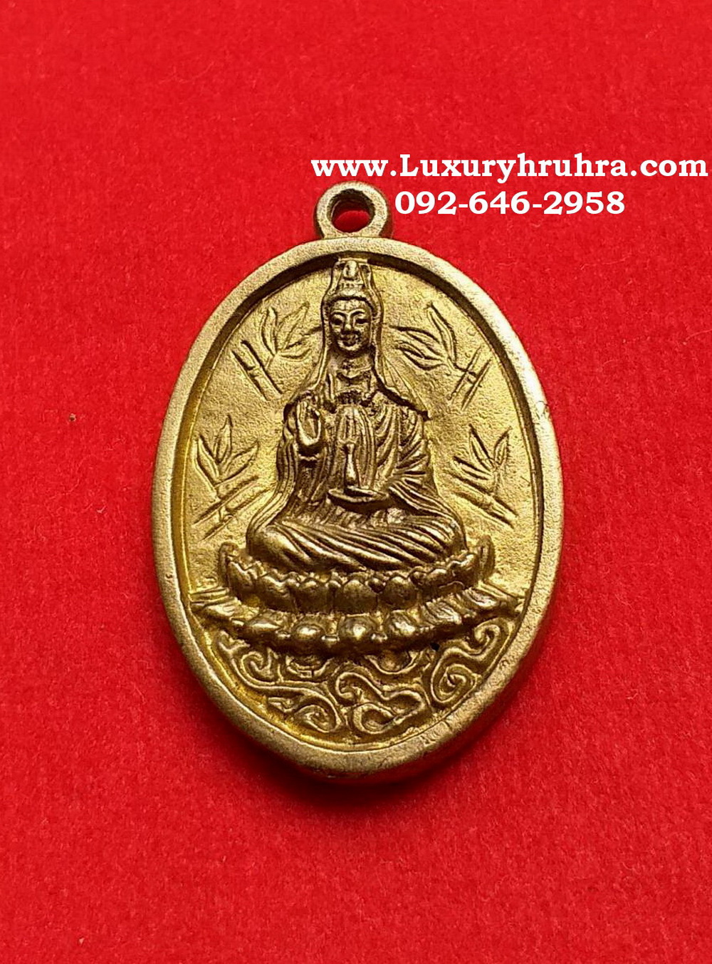 เหรียญพระโพธิสัตว์เจ้าแม่กวนอิมด้านหลังองค์ตั๊กม้อโจวซือเนื้อกะไหล่ทอง