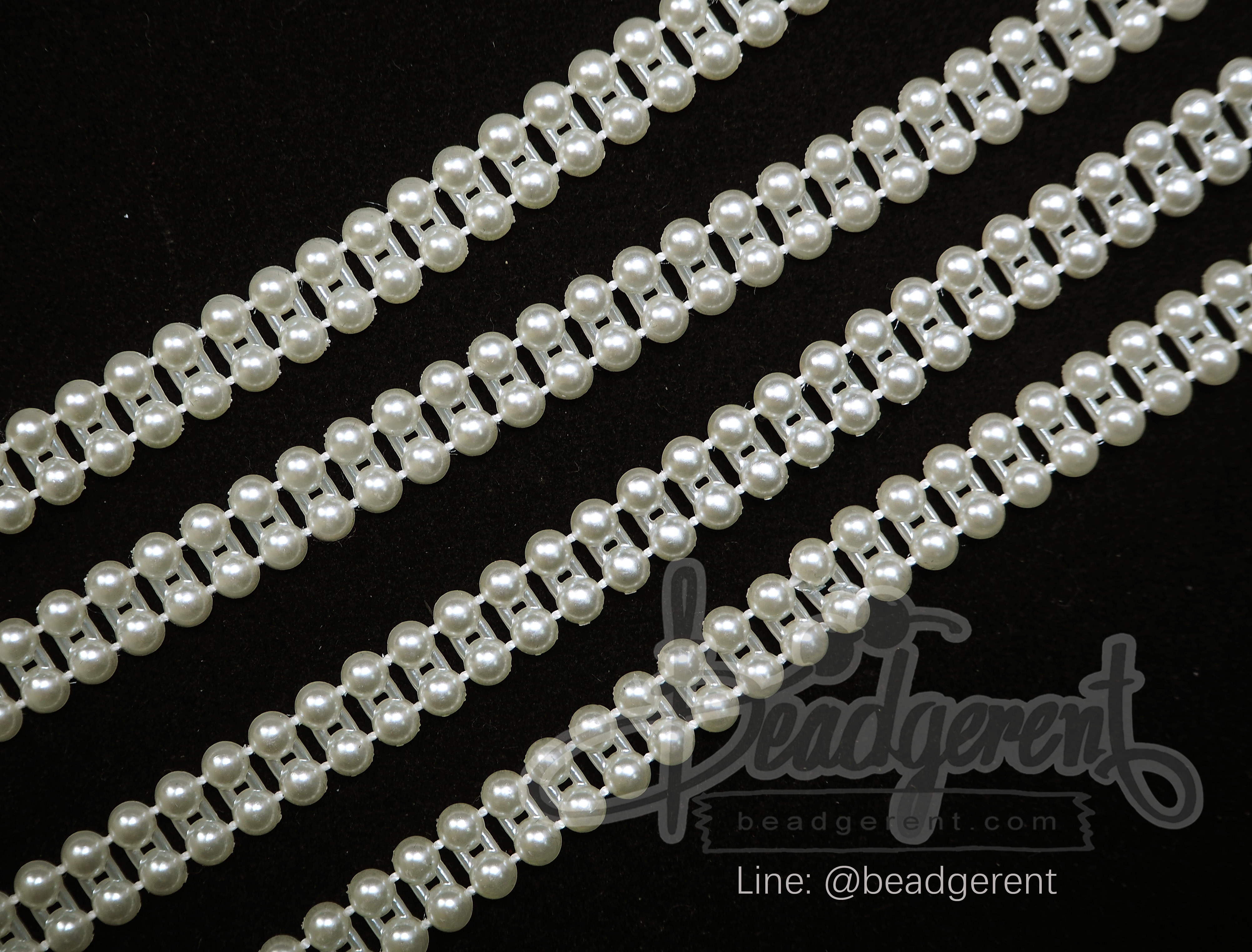 มุกเส้น 4มม. เส้นคู่ สีครีม (1 หลา) SKU-01837