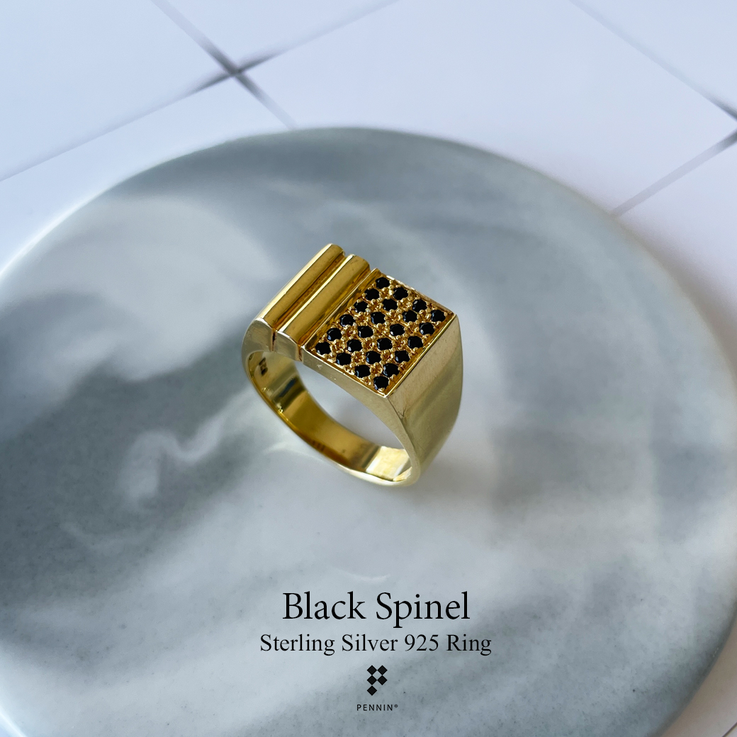 HUGO: แหวนพลอยแท้ผู้ชาย นิล (Black Spinel) เงินแท้ชุบทองคำ หน้าสี่เหลี่ยม แนวโมเดิร์น เข้มแข็ง สง่างาม