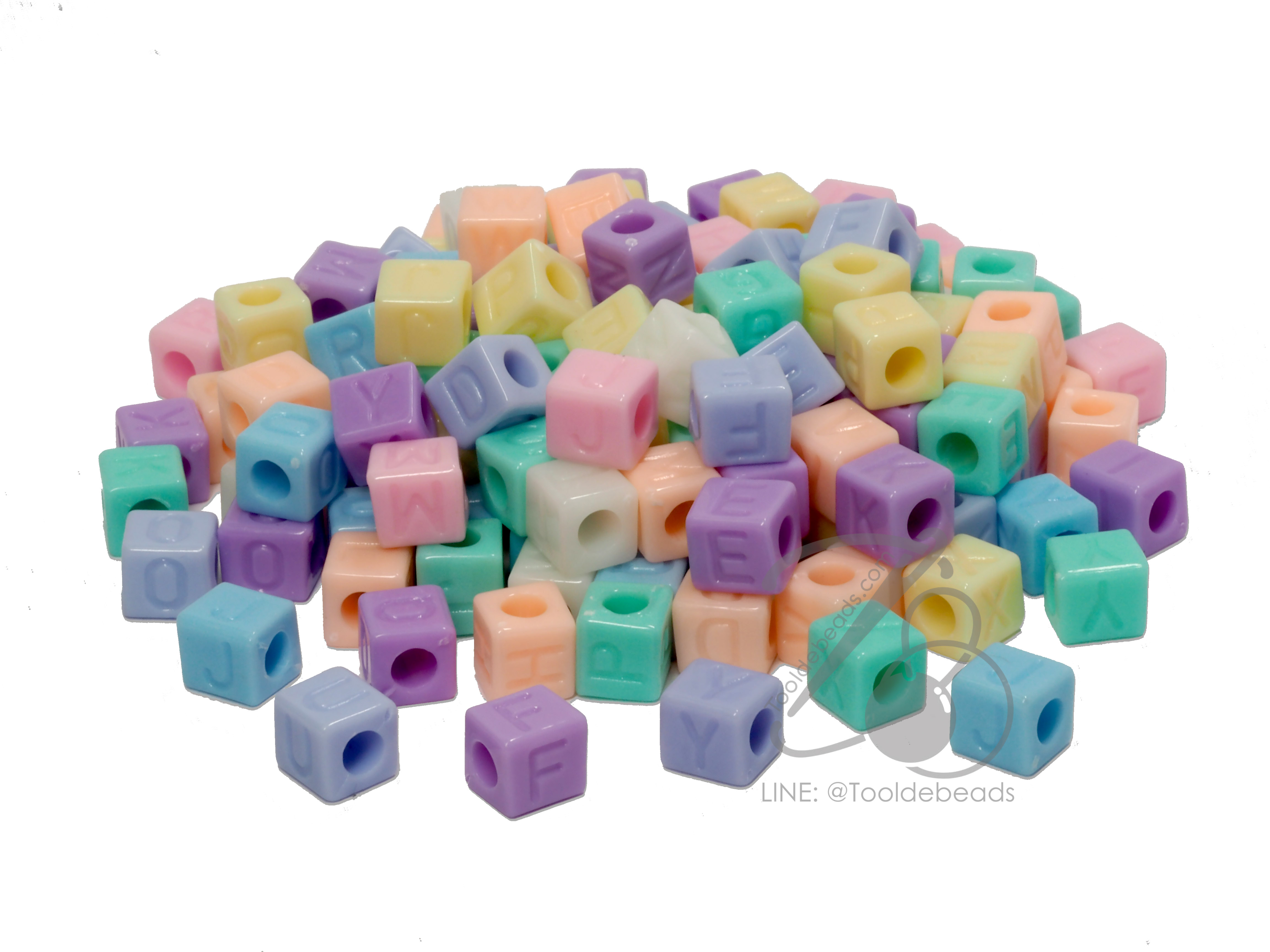 ลูกปัดพาสเทล 8มม. ลายลูกเต๋าตัวอักษร (10 กรัม) SKU-01515