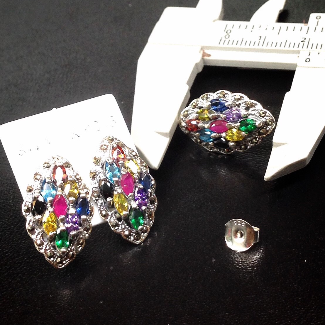 ต่างหูเงินแท้92.5% ลงดำ พลอยหลากสี(CZ) ประดับแมกกาไซต์ YTG-3745 YTGEMS