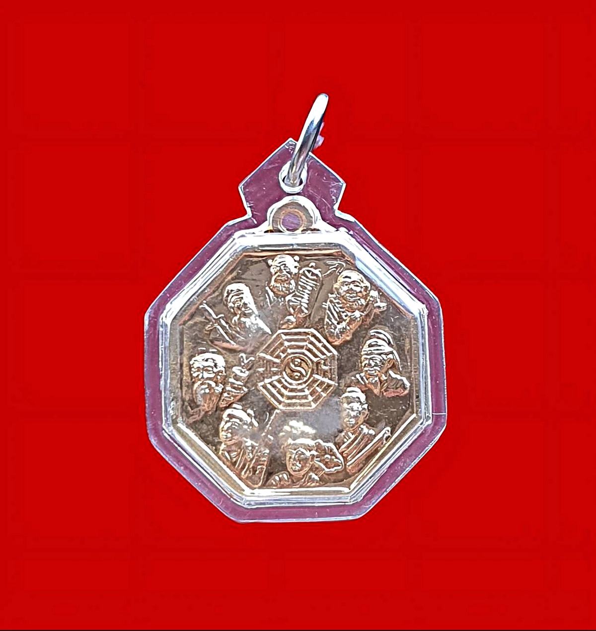 เหรียญแปดเซียนมูลนิธิสว่างเที่ยงธรรมสถานอรัญประเทศ(เม่งเม่งเจี่ยเซียงตั้ว)ปี2544เนื้อกะไหล่ทอง