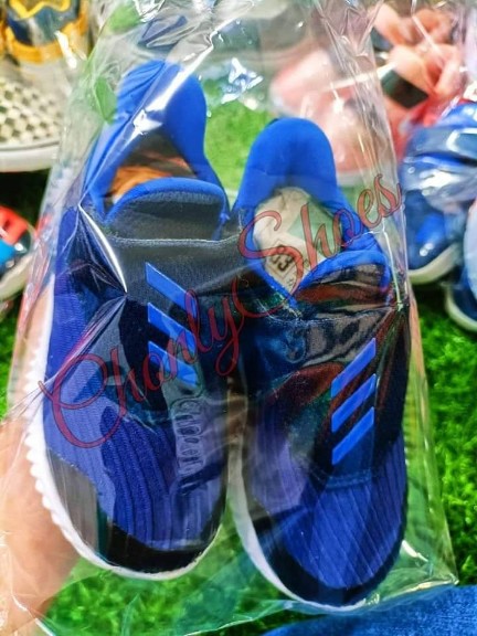 ขายส่งรองเท้าเด็กมือสอง