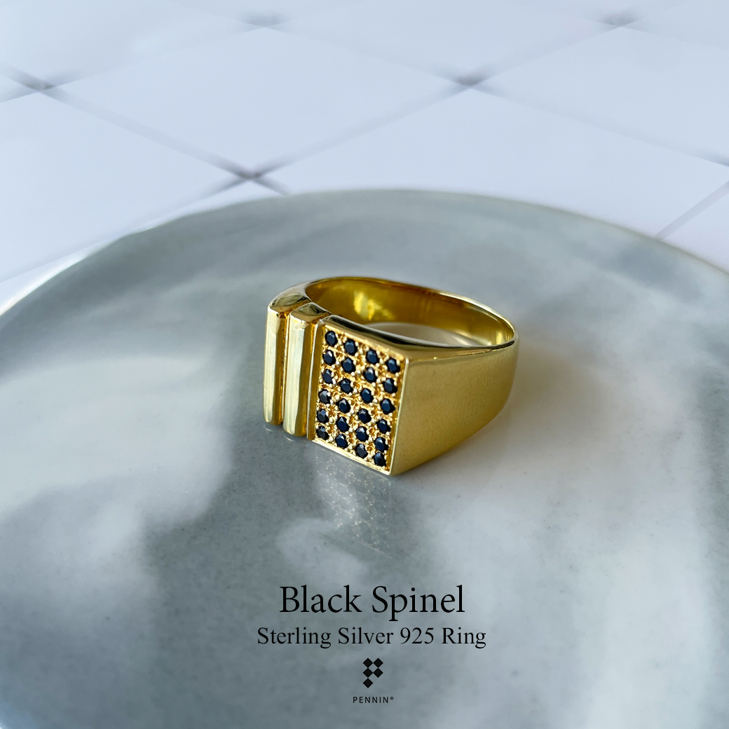 HUGO: แหวนพลอยแท้ผู้ชาย นิล (Black Spinel) เงินแท้ชุบทองคำ หน้าสี่เหลี่ยม แนวโมเดิร์น เข้มแข็ง สง่างาม