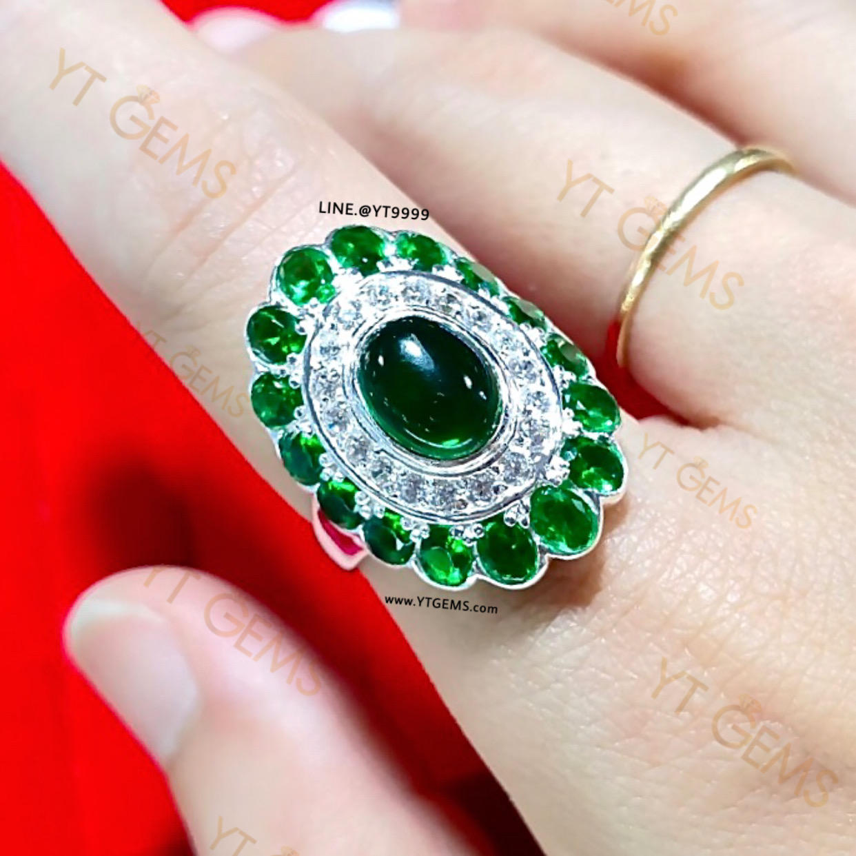 แหวนมรกต ล้อมเพชร แหวนเงินแท้ พลอยมรกต (CZ) YTG-11602 YTGEMS