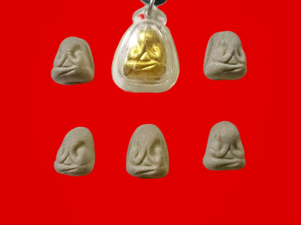 พระปิดตาหลวงปู่หนูเพชรวัดป่าภูมิพิทักษ์จ.สกลนครรุ่น1ปีพ.ศ.2551ยุคต้น