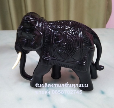 ช้างลายไทยใหญ่งวงลง