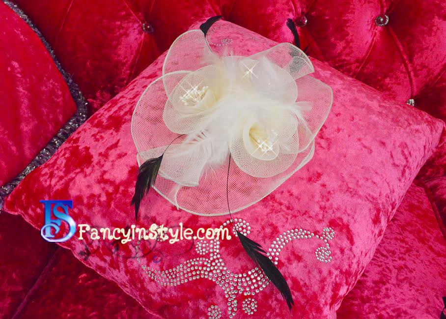 Headpiece ที่ติดผมดอกไม้ 3 ดอกแต่งตาข่ายและขนนกสีขาว