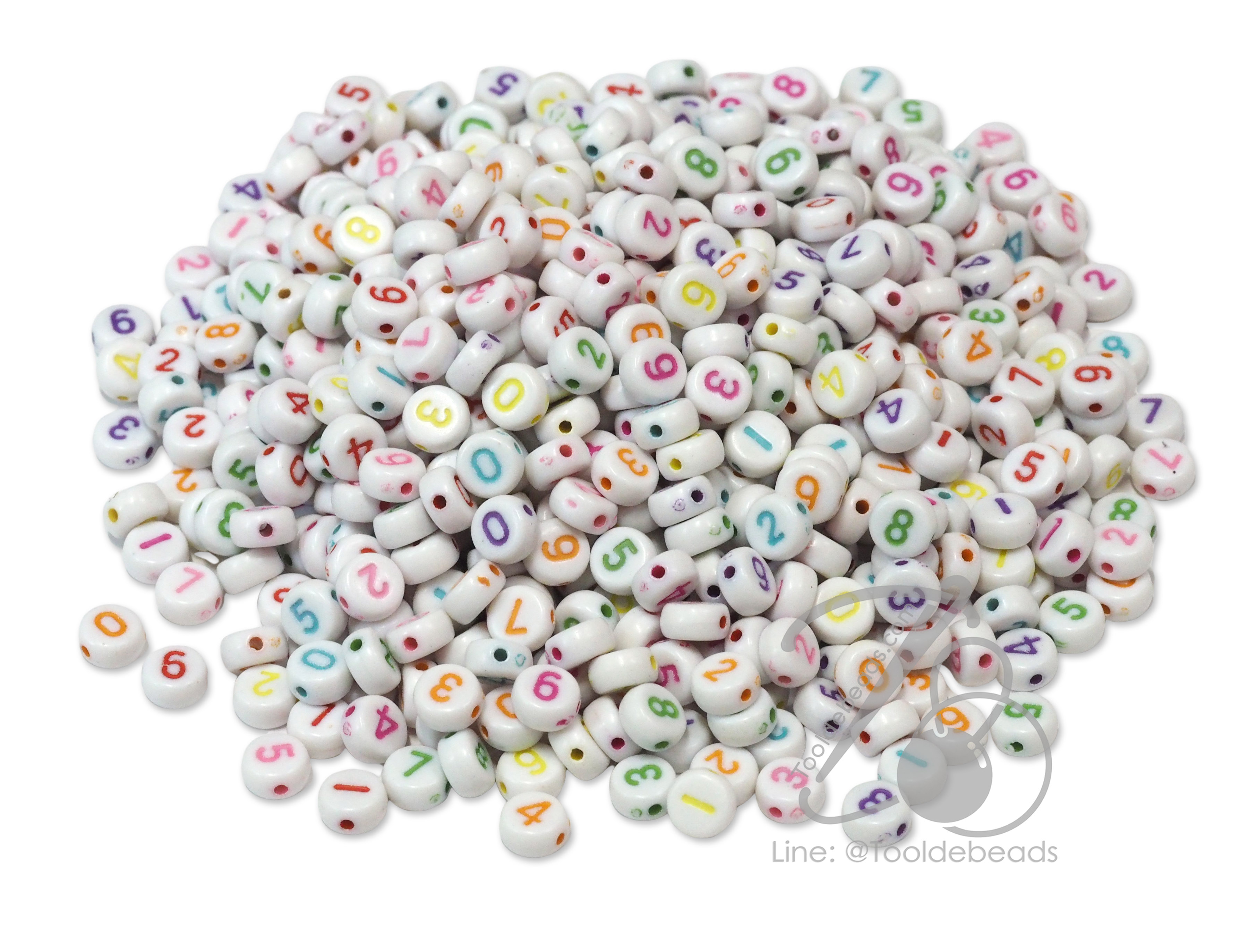 ลูกปัดตัวเลข 4*7มม. พื้นขาว อักษรสี (80 กรัม) SKU-16611