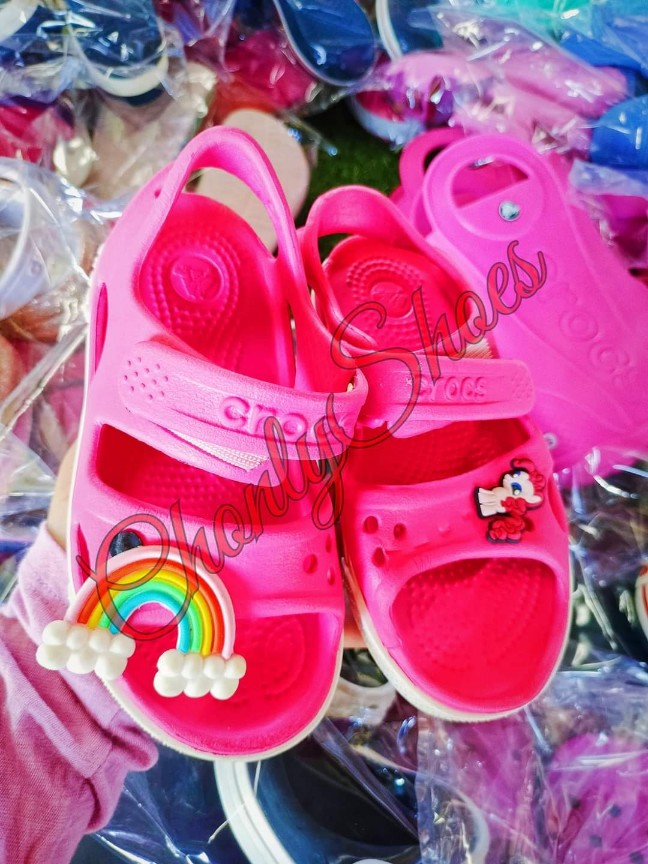 รองเท้าCrocsมือสอง
