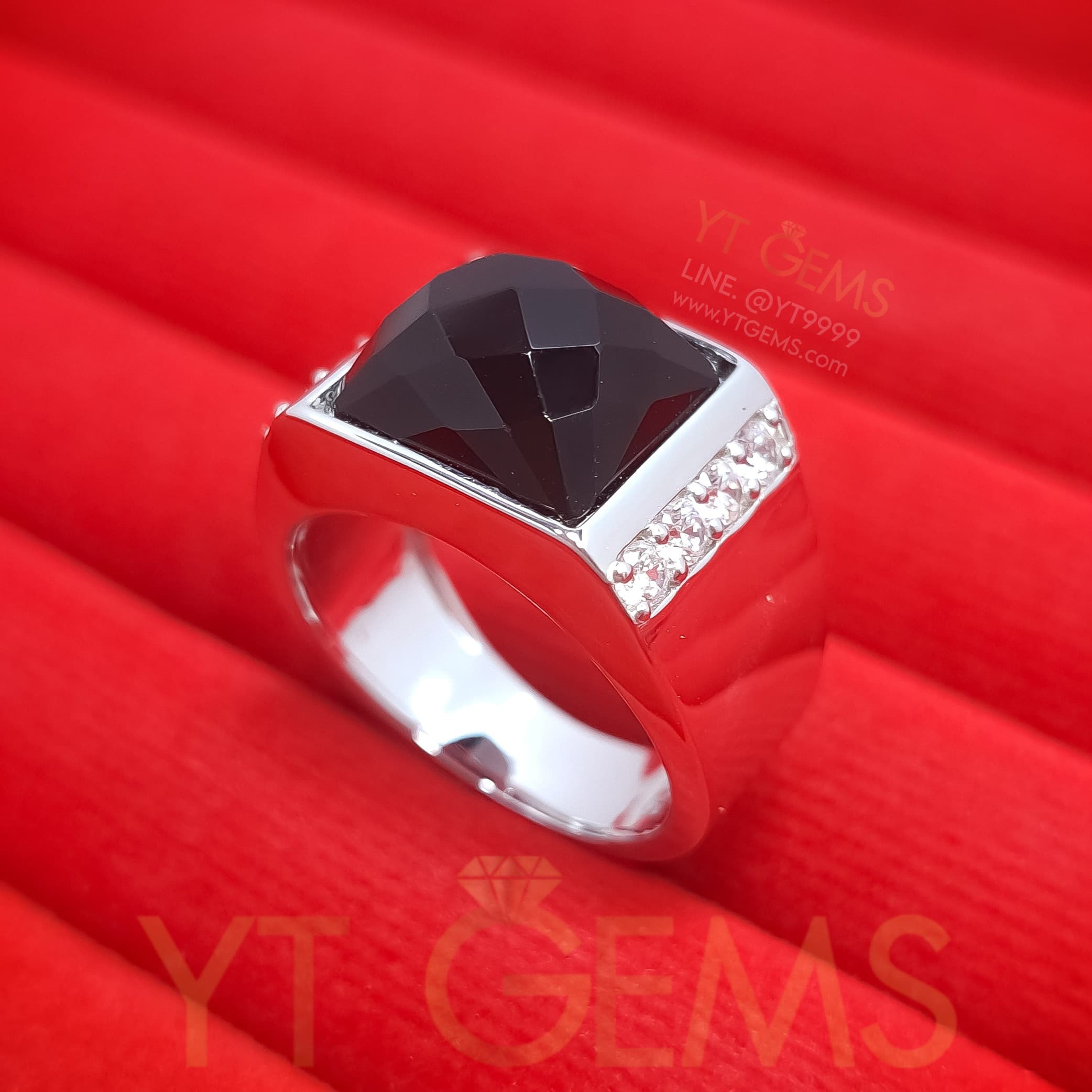 [สำหรับ ราคาส่ง ขั้นต่ำ 5 ชิ้น] แหวนนิลแท้ ขนาบเพชร แหวน เงินแท้ ชุบทองคำขาว YTG-11809-WH YTGEMS 5 ชิ้น