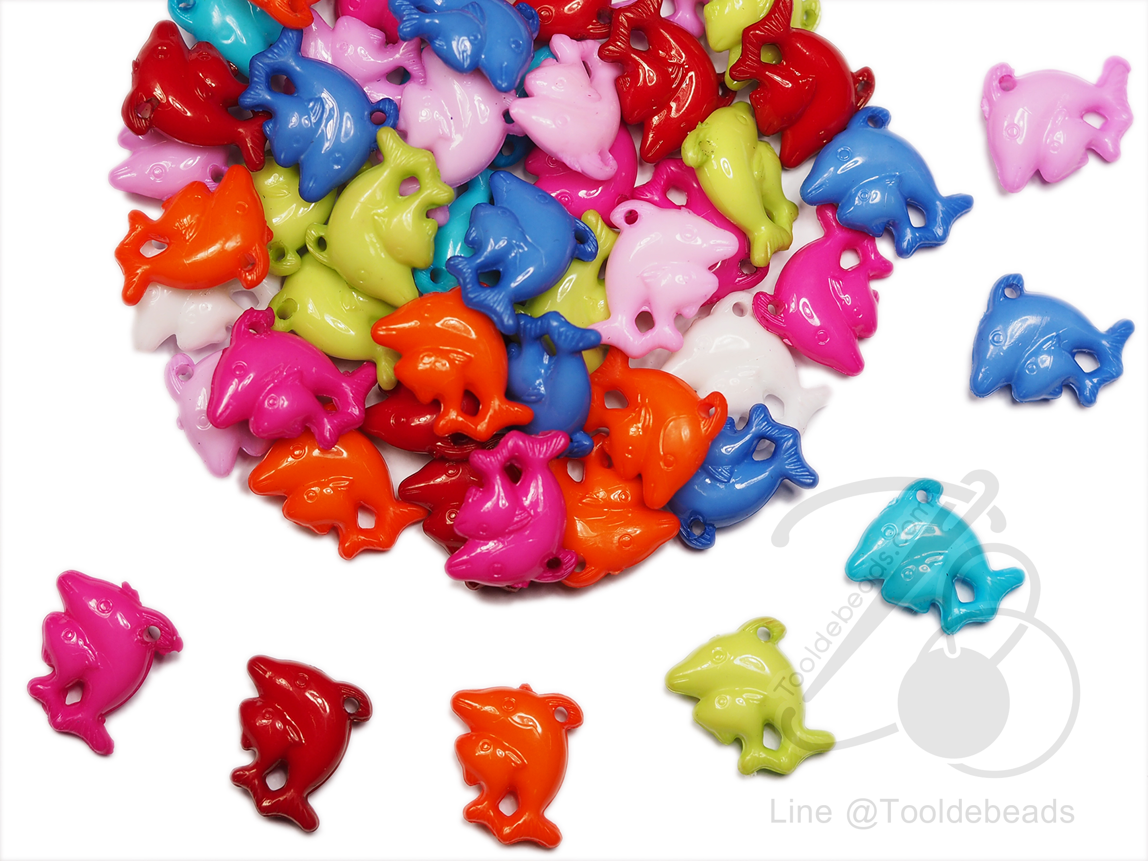 จี้อะคริลิค 10*18มม. ลายโลมาคู่ สีสด (15 กรัม) SKU-04949