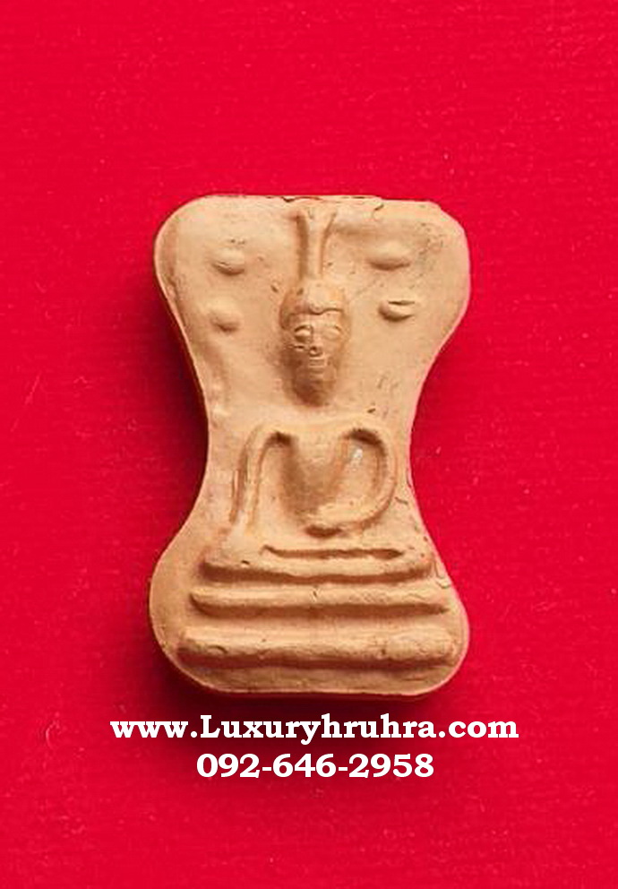 พระมเหศวรพิมพ์เล็กรุ่นนำฤกษ์มรดกแผ่นดินทองเนื้อดินกรุผสมมวลสารเก่าวัดพระศรีรัตนมหาธาตุจ.สุพรรณบุรีปี2558