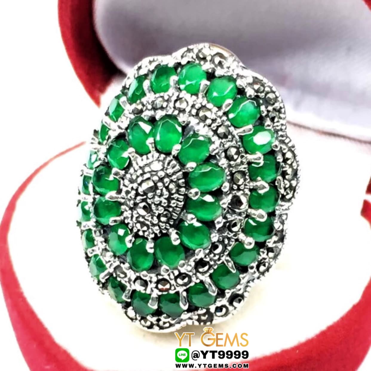 แหวนมรกต แหวนเงินแท้ 92.5% รมดำ ประดับ พลอยมรกต (CZ) ตกแต่ง มาร์คาไซท์ YTG-10334 YTGEMS