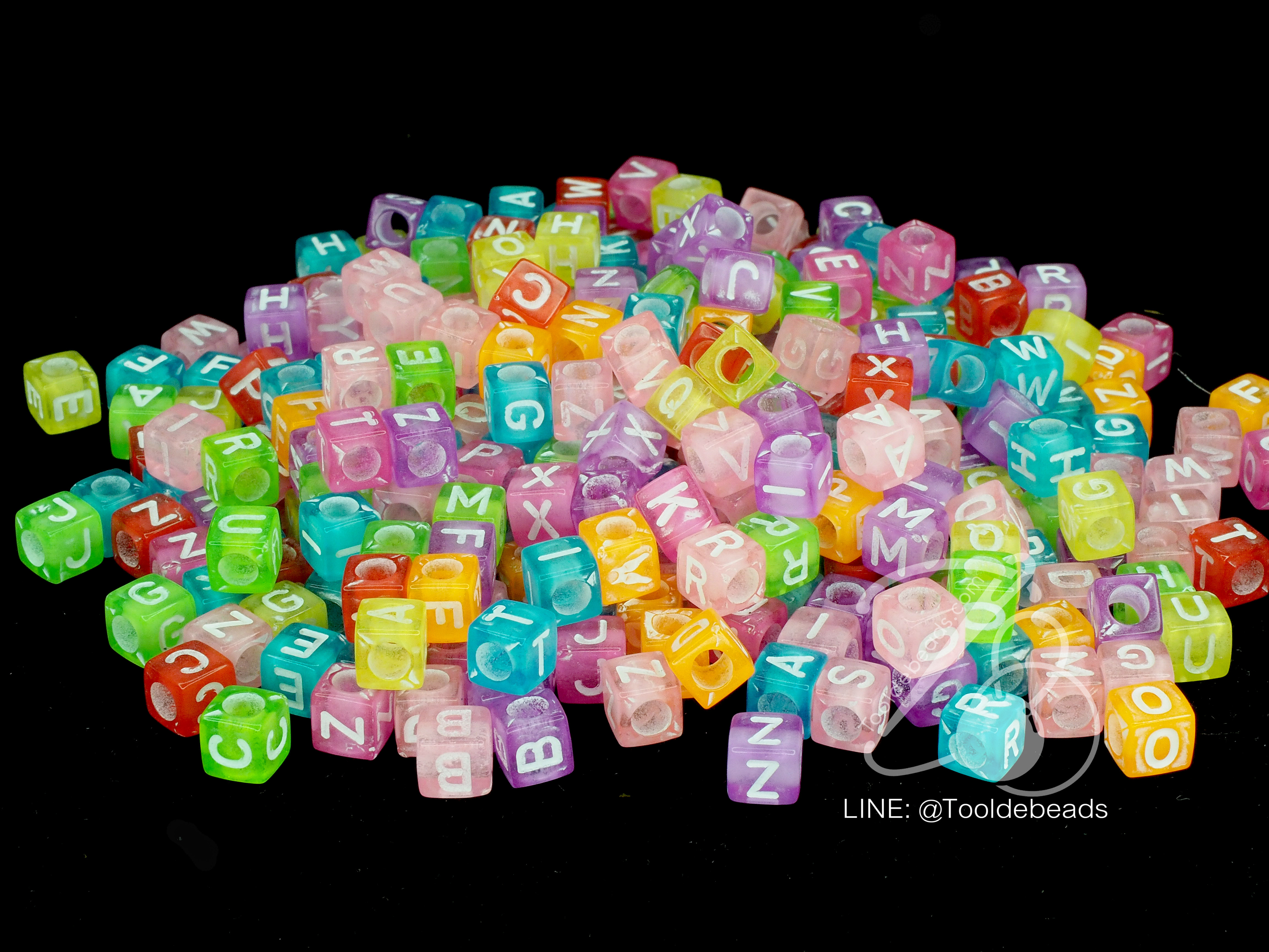 ลูกเต๋าตัวอักษร 6*6มม. พื้นใส (500 กรัม) SKU-02939