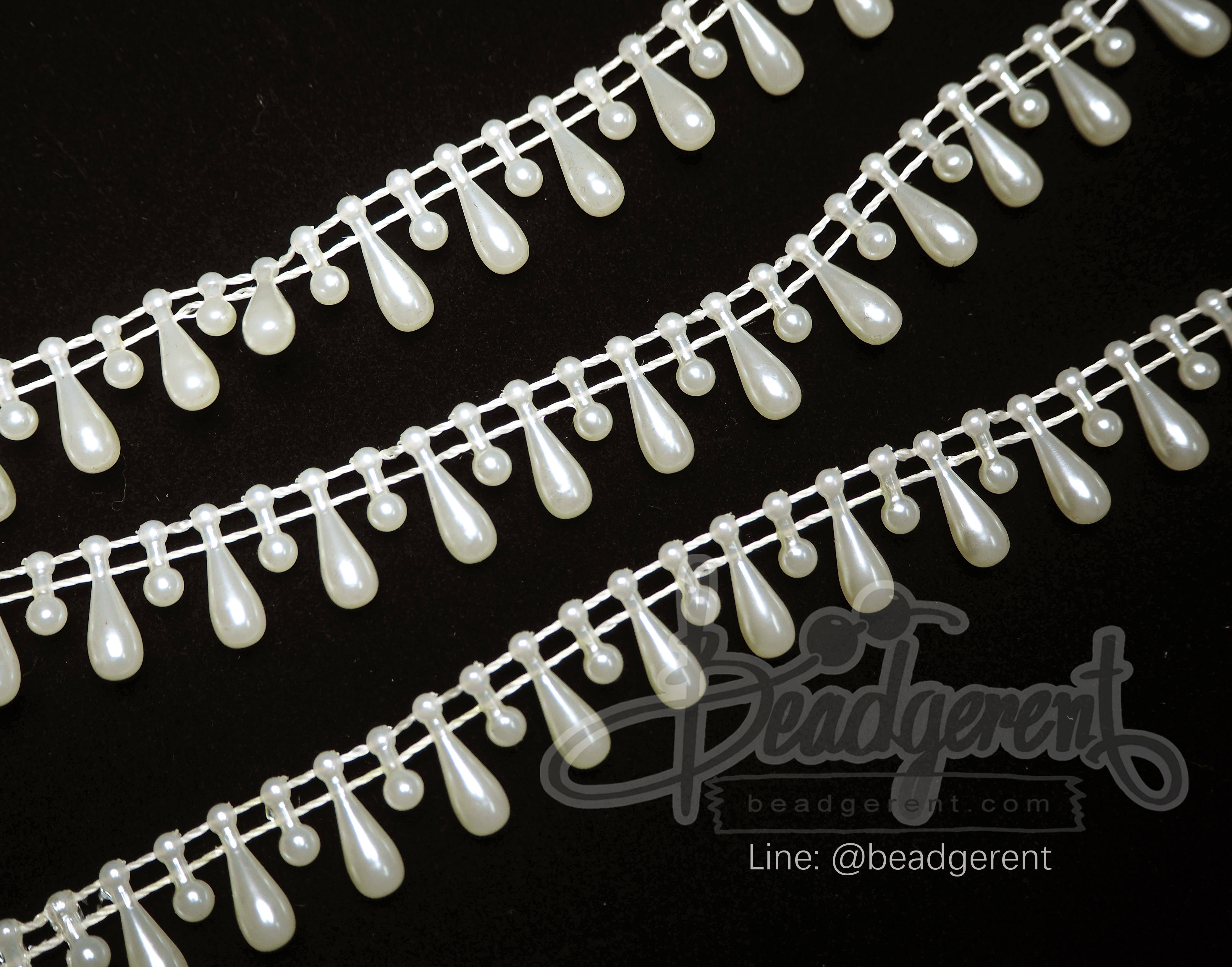 มุกเส้น 5*15มม. ลายหยดน้ำ สีครีม (1 หลา) SKU-01839