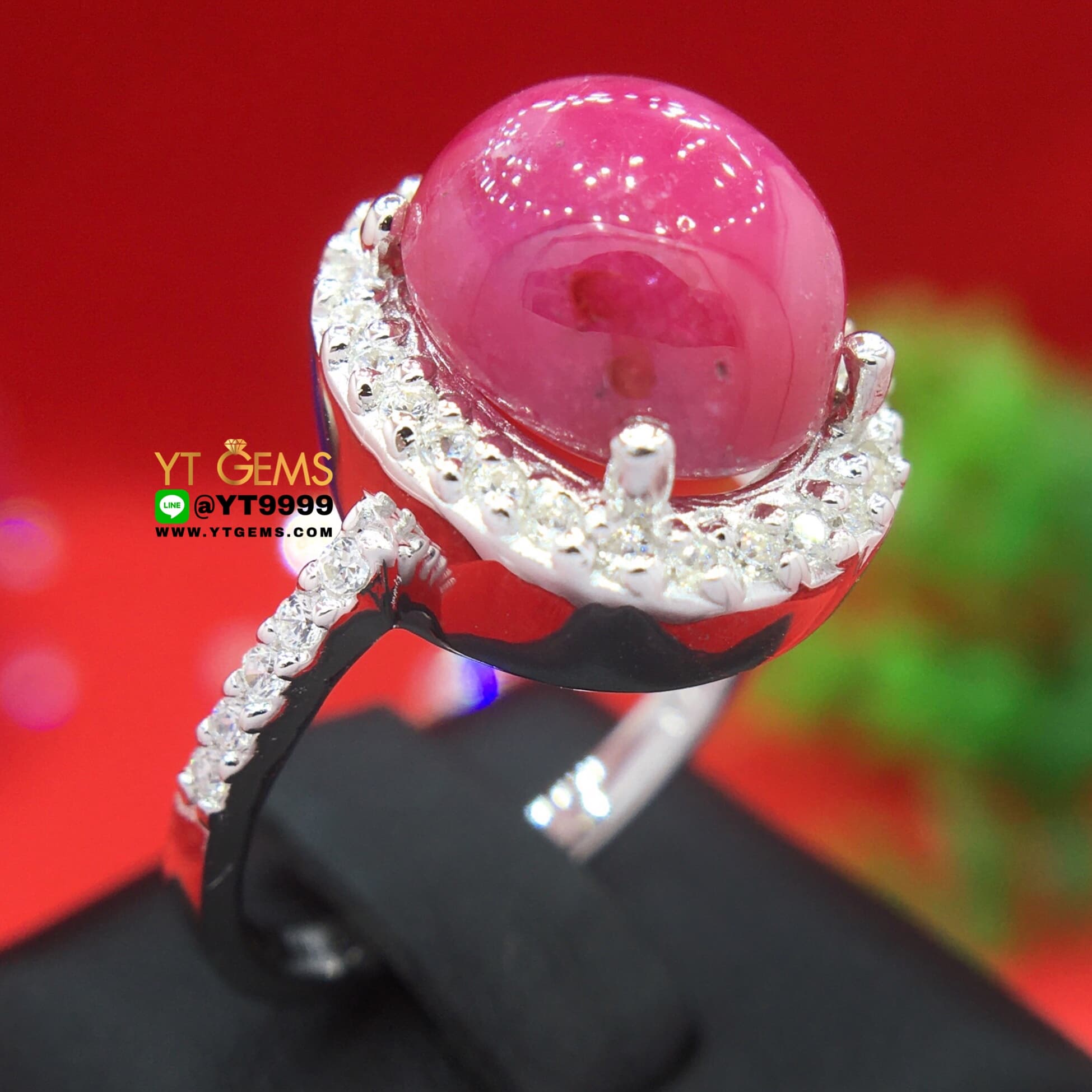 แหวนทับทิมกินบ่เซี่ยง ทับทิมสตาร์ ล้อมเพชรSwiss แหวนเงินแท้ 92.5% ชุบทองคำขาว พลอยทับทิมกินบ่เซี่ยงแท้ (เหลือบสตาร์เล็กน้อย) หน้าแหวน 1.5 ซม. YTG-7687 YTGEMS